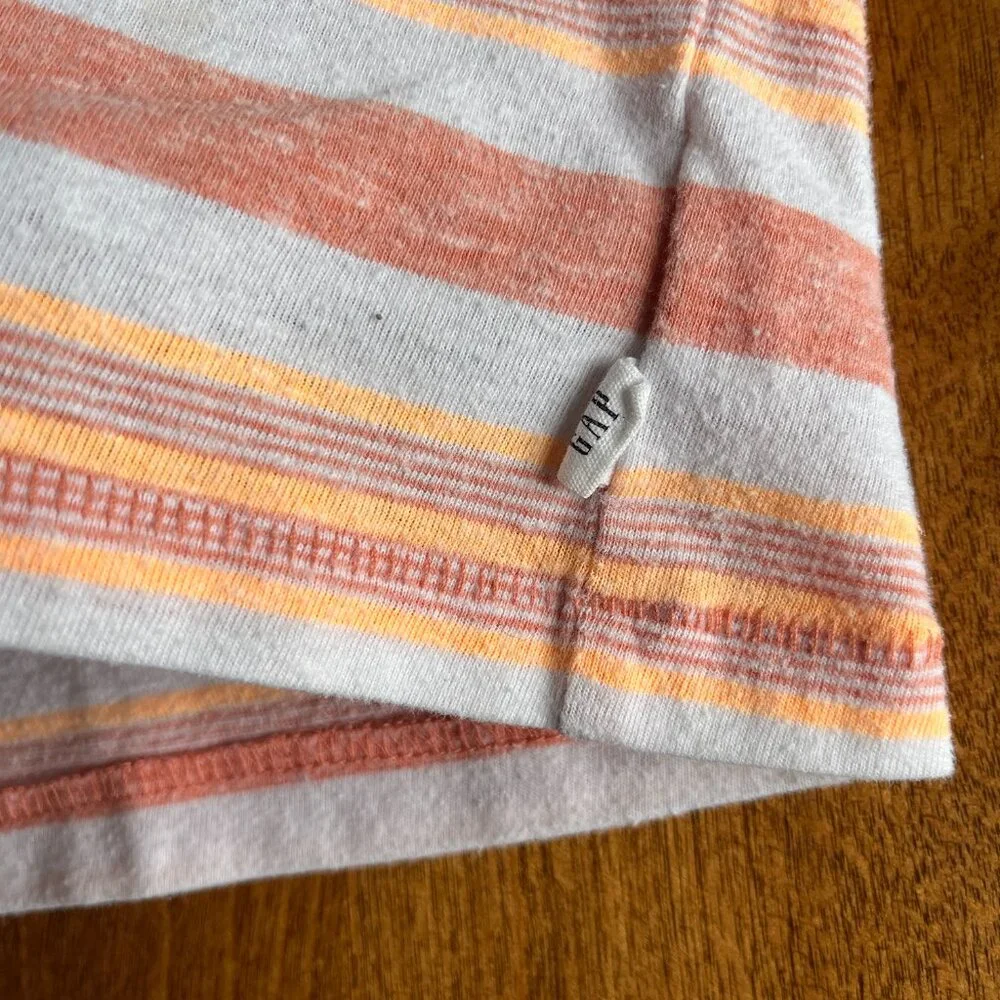 Gap V-neck stripe tee S 6-7
